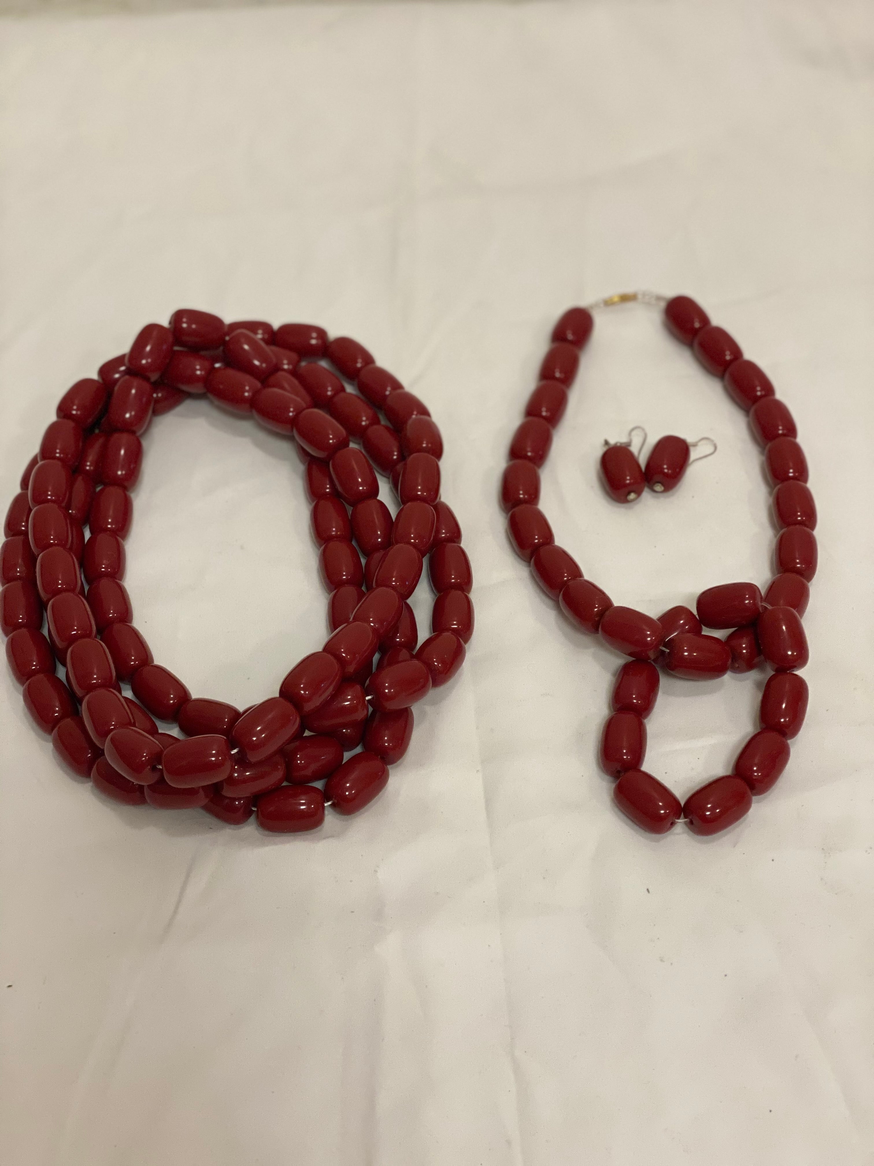 Hidiyo Dhaqan Burgundy beads set